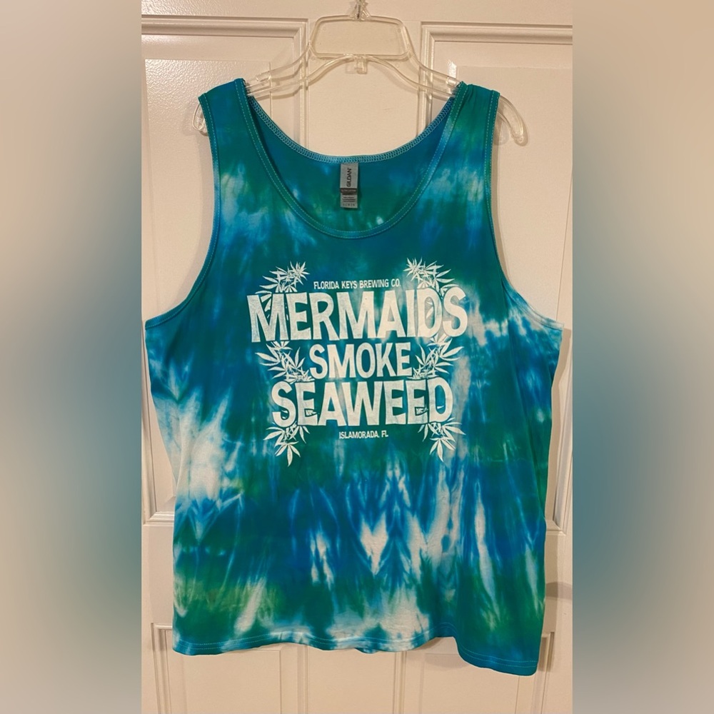 Cute tie dye tank top from Islamorada. Large